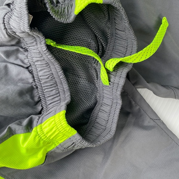 Under Armour Pants & 1/4 Zip Pullover XS & S - Picture 13 of 15